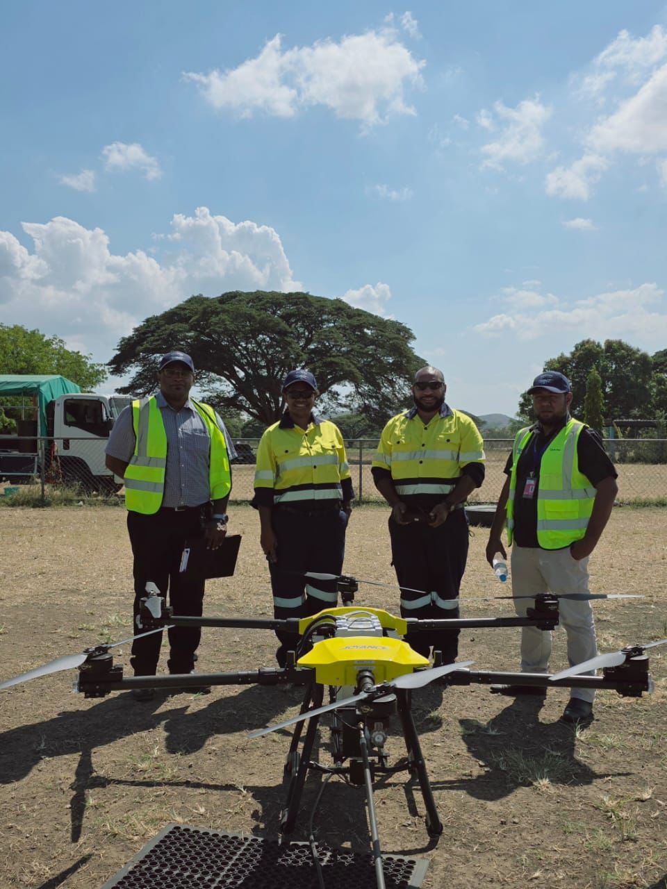 Commercial robots and drones for exterior and surface cleaning drone-drone agriculture sprayer, agriculture drone sprayer, sprayer drone, UAV crop duster Commercial robots and drones for exterior and surface cleaning drone-drone agriculture sprayer, agriculture drone sprayer, sprayer drone, UAV crop duster